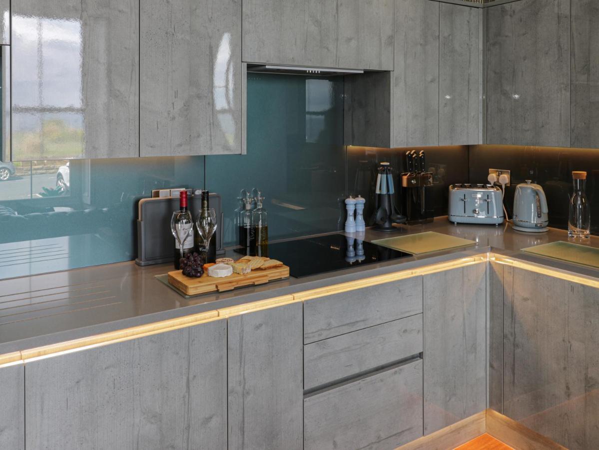 Apartamento Sapphire Seas Whitby Exterior foto