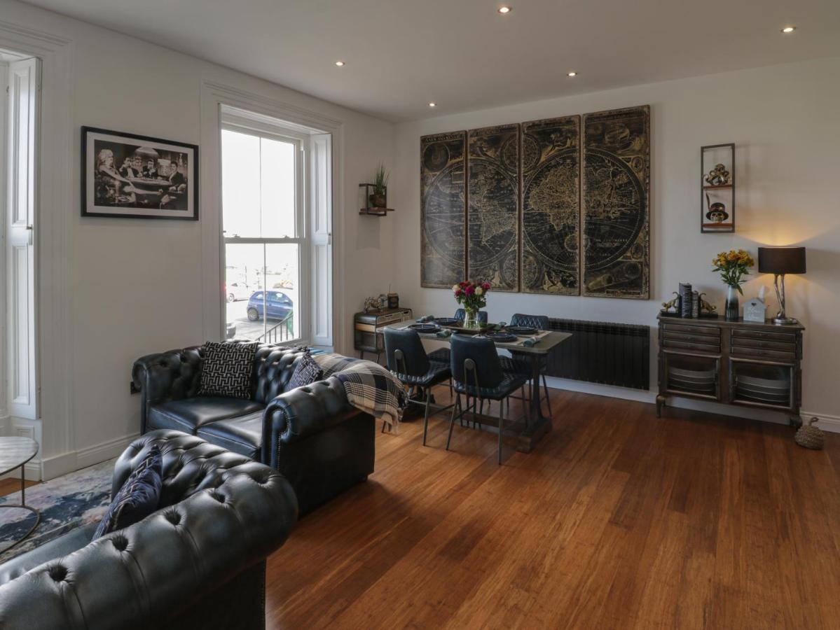 Apartamento Sapphire Seas Whitby Exterior foto